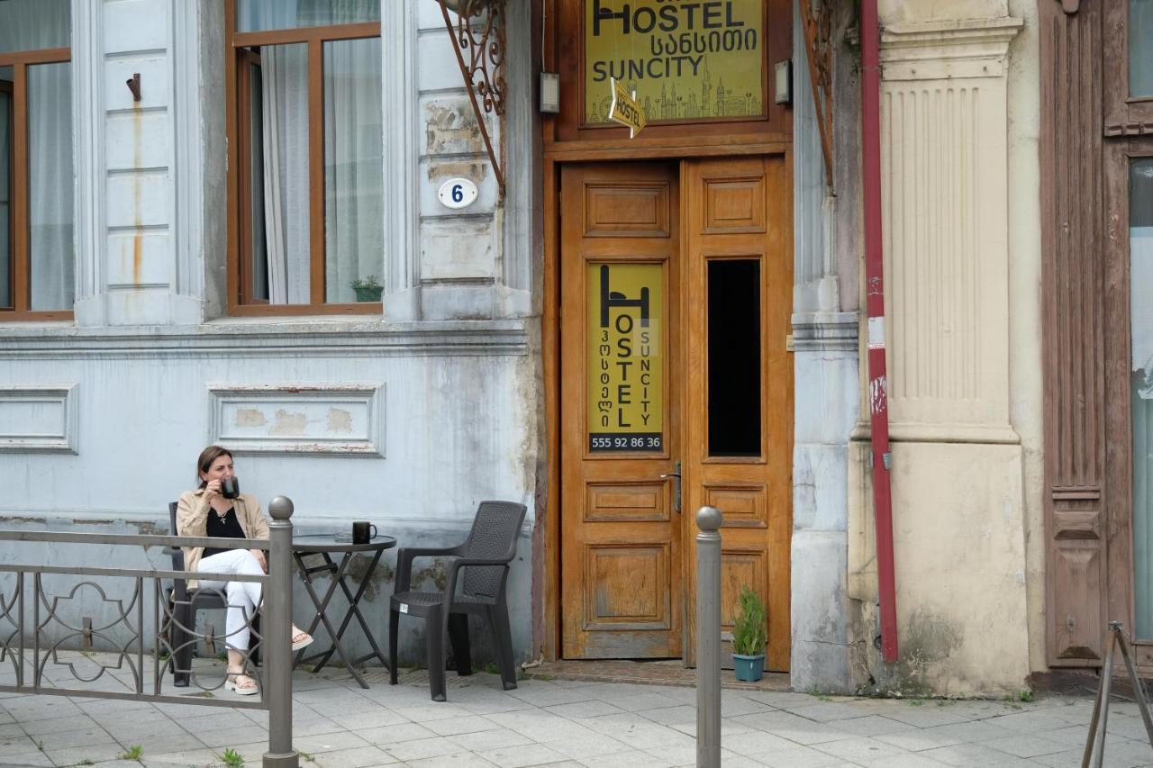 Suncity Vandrarhem Batumi Exteriör bild